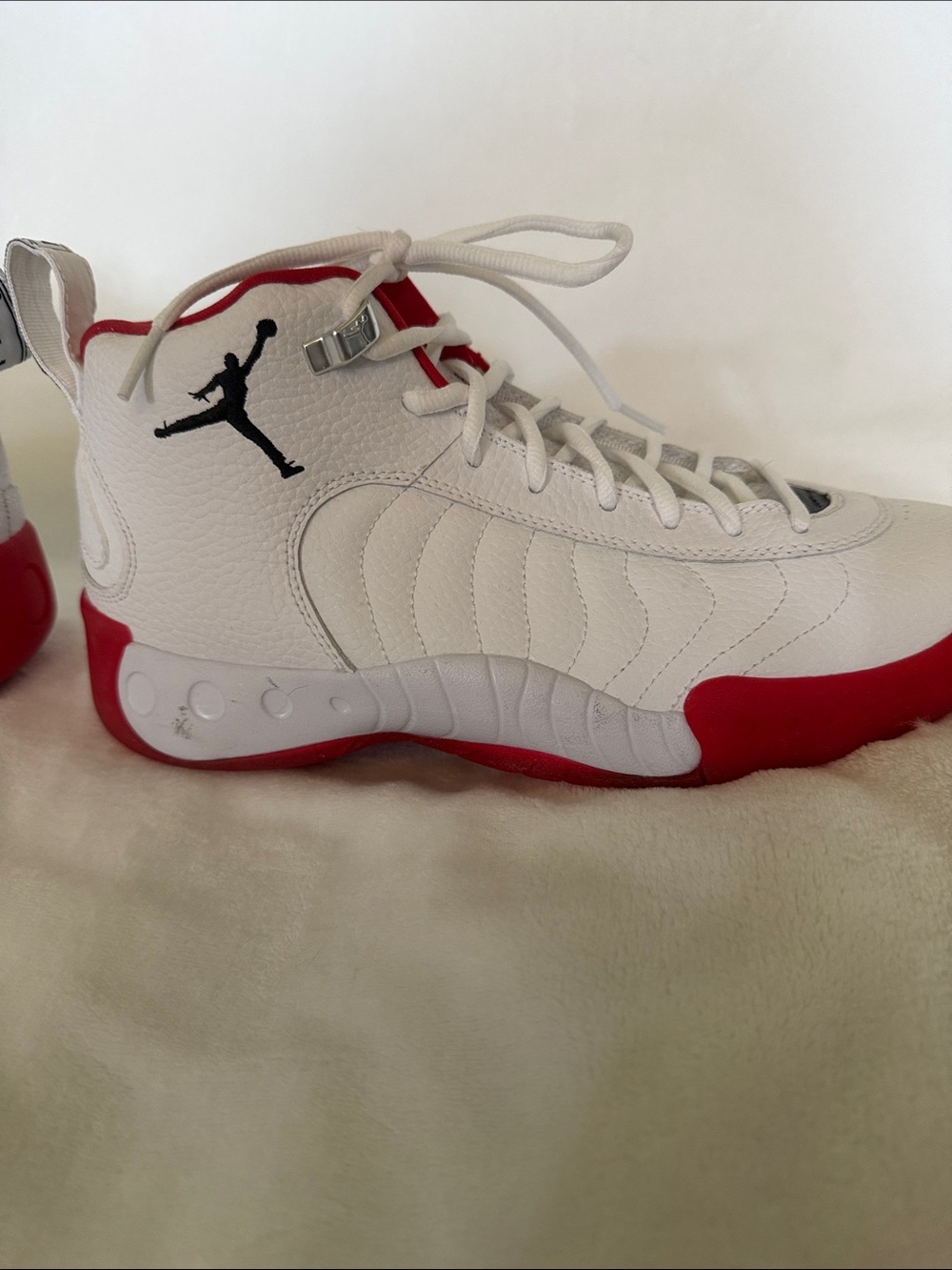 Men's Athletic High-Top Shoes in White and Red - Picture 5 of 10